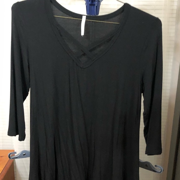 Black rayon/spandex top size small - Picture 1 of 4